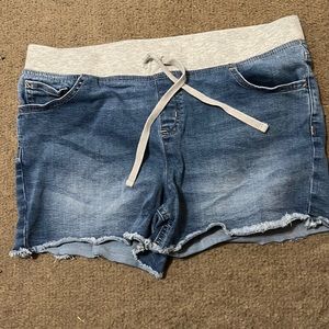 Justice girls size 18 plus pull on blue Jean shorts